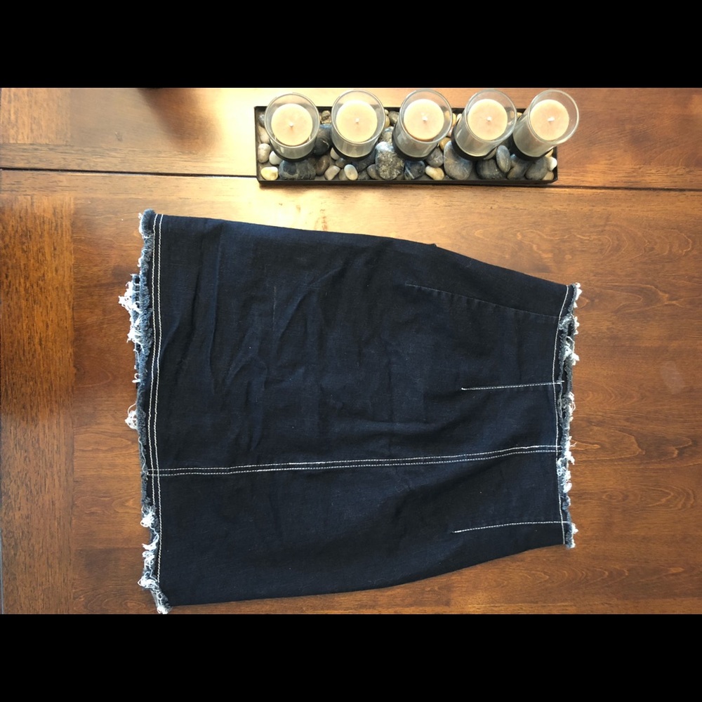 Low Classic Denim Skirt - Picture 2 of 3